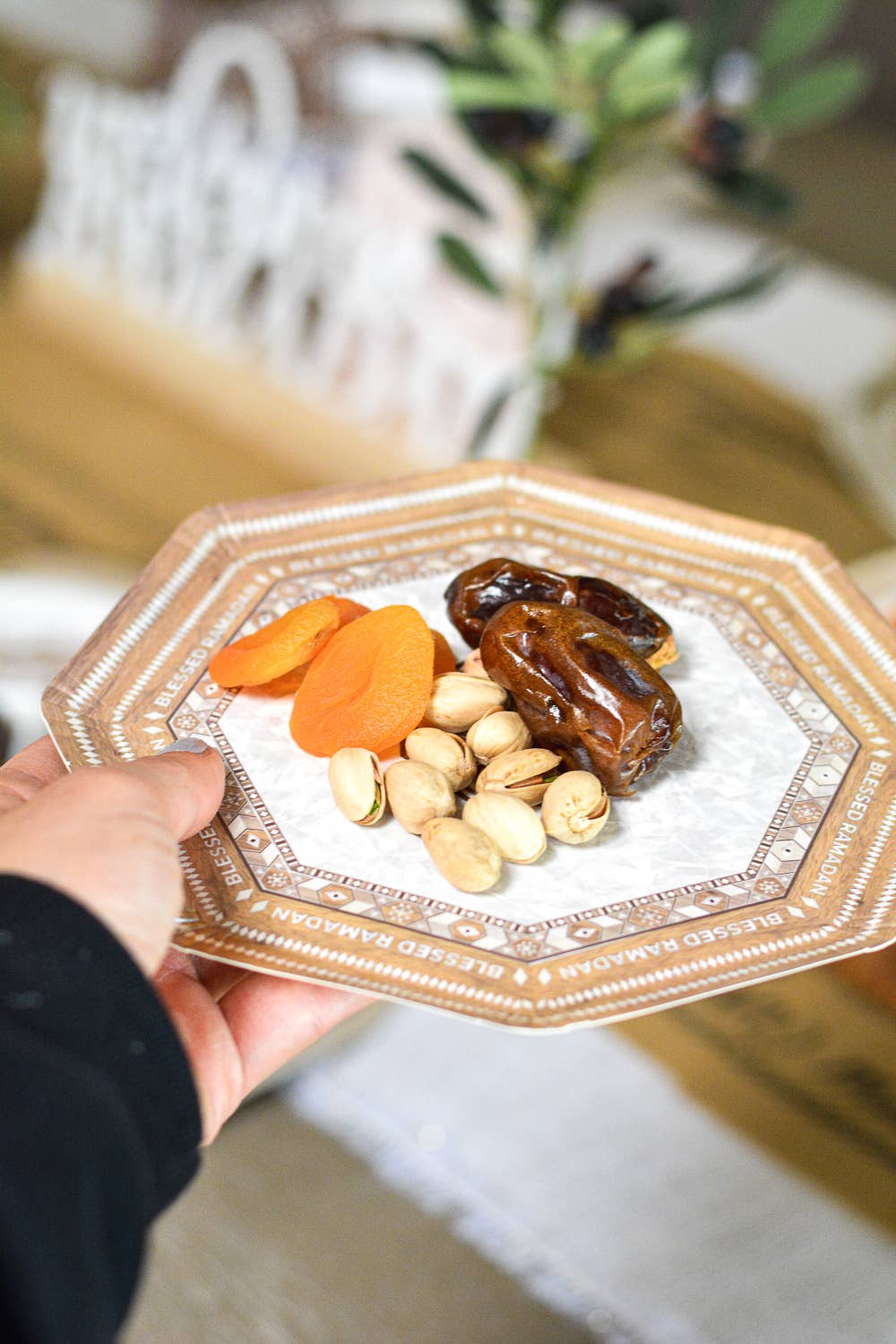 Damasq Disposable Ramadan Dessert Plates-8pc