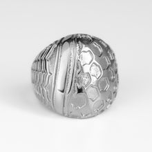 Load image into Gallery viewer, Watan Kuffiyeh Dome Ring (Silver)