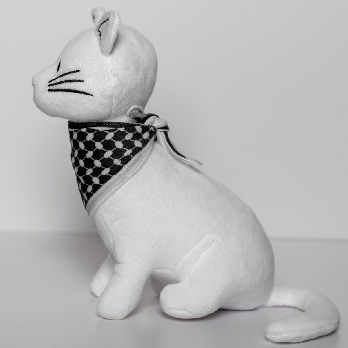 Catfiyyeh Plushie (White)