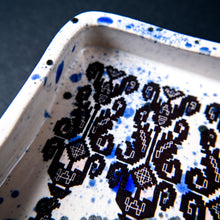 Load image into Gallery viewer, Tatreez Ceramic Dish (Splatter)