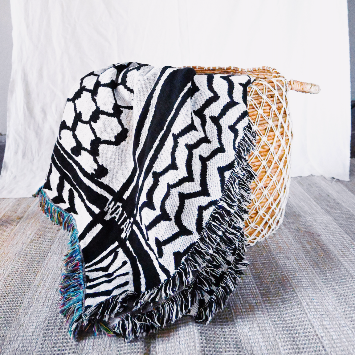 Kuffiyeh Throw Blanket (Black)