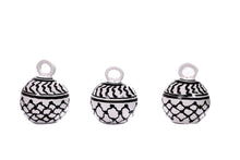 Load image into Gallery viewer, Palestinian Kuffiyeh Ceramic Christmas Ornament